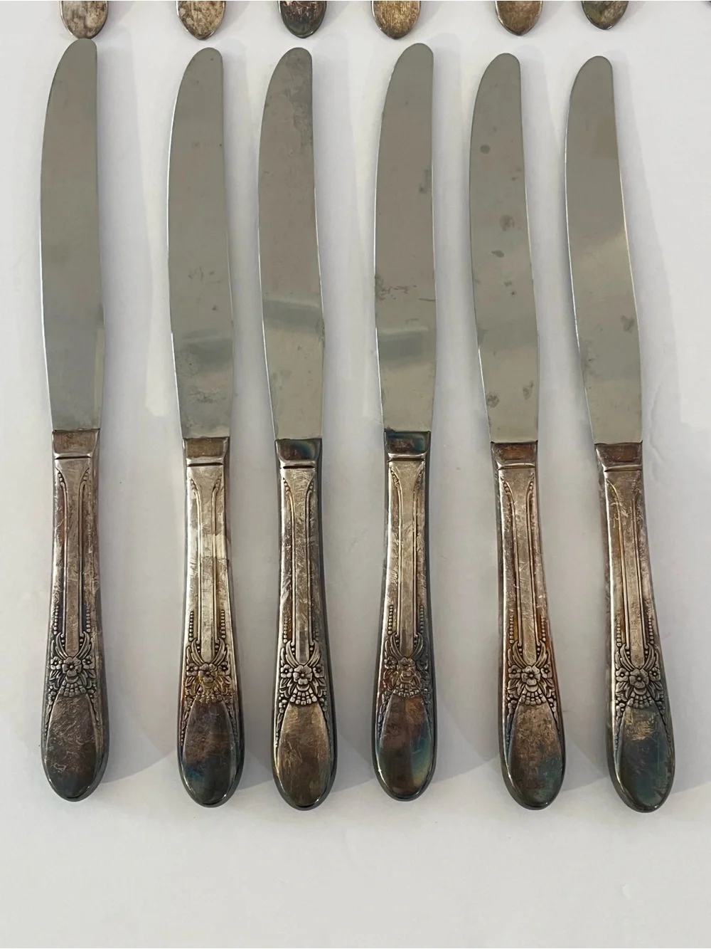 Wm Rogers IS Silver-plated Flatware Set 20 Pieces 1940 Beloved w/Guarantee Paper